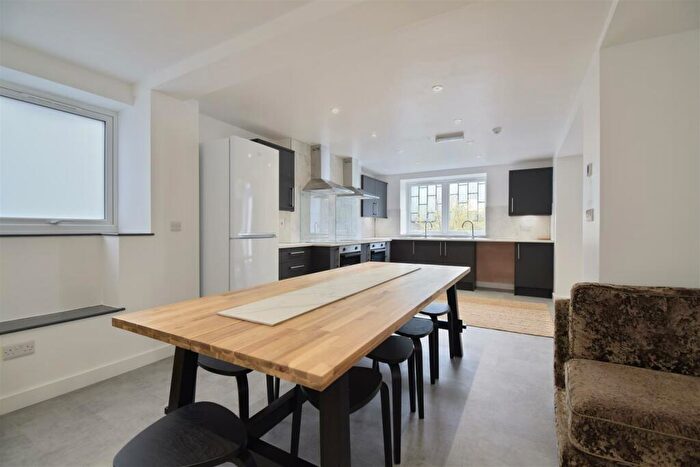 9 Bedroom End Of Terrace House To Rent In Harcourt Road, Sheffield, S10