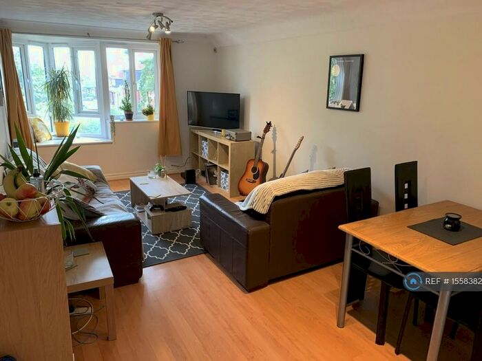 2 Bedroom Flat To Rent In Broomfield Lodge, Leeds, LS6