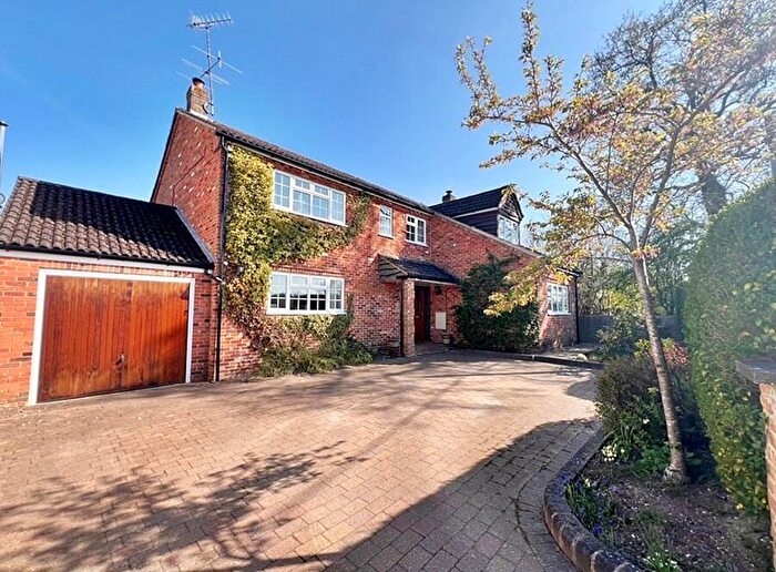 4 Bedroom Detached House For Sale In Waltham St Lawrence, RG10