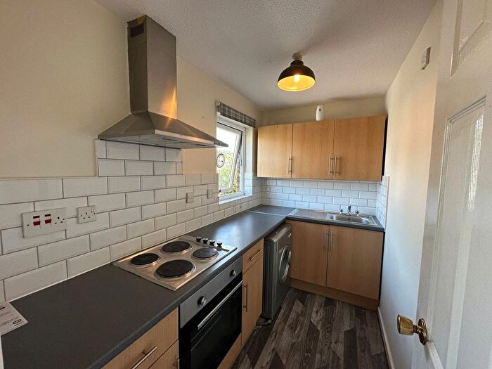1 Bedroom Flat To Rent In Rhodfa'r Eos, Swansea, SA6