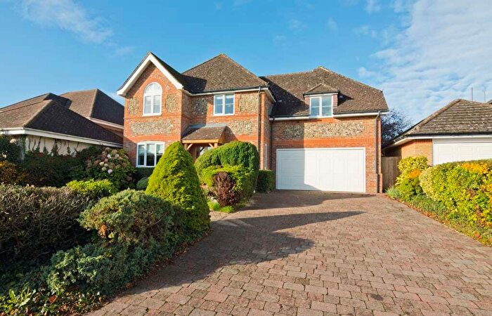 4 Bedroom Detached House For Sale In Strachey Close, Tidmarsh, RG8