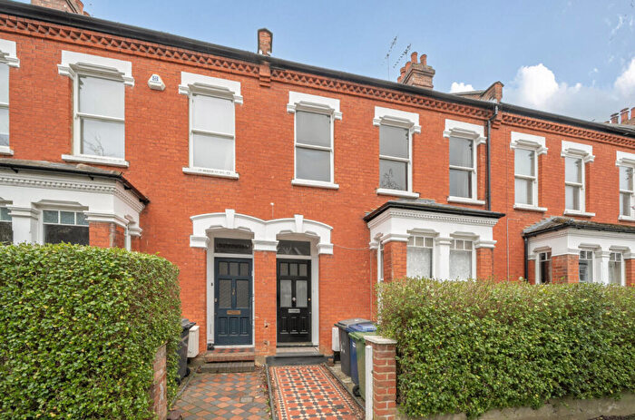4 Bedroom Terraced House For Sale In Bedford Road, London, N2
