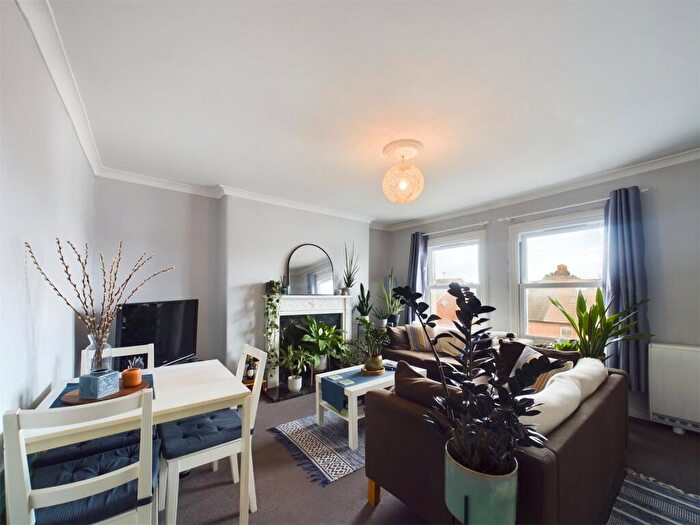 1 Bedroom Apartment To Rent In St. Lukes Road, Maidenhead, Berkshire, SL6