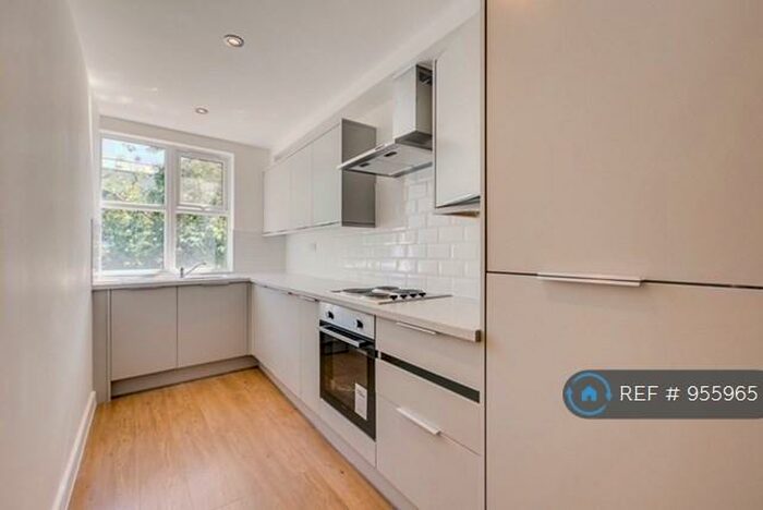 1 Bedroom Flat To Rent In Roman Road, London, E2
