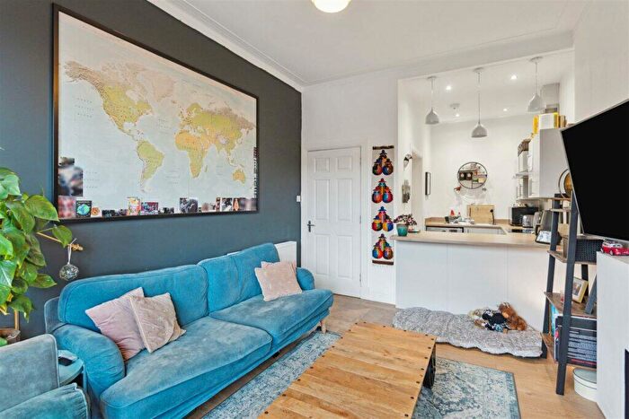 2 Bedroom Flat For Sale In /, Rannoch Street, Cathcart, G44