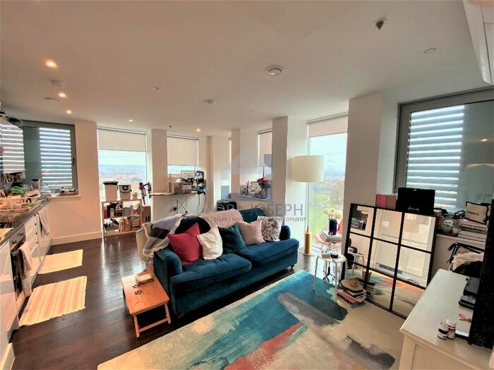 2 Bedroom Flat To Rent In Christchurch Road, Colliers Wood, London, SW19