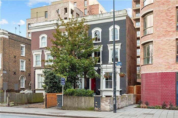 4 Bedroom End Of Terrace House For Sale In Kennington Lane, London, SE11