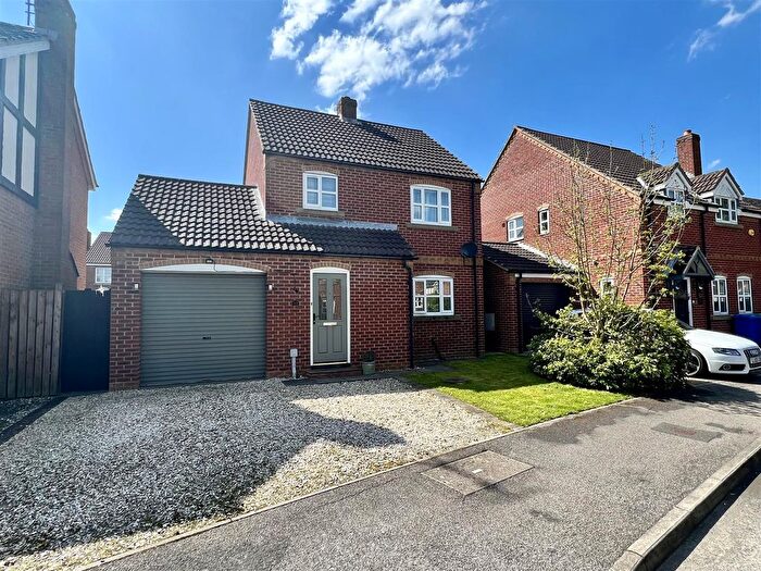 3 Bedroom Detached House For Sale In Hawthorn Way, Gilberdyke, Brough, HU15