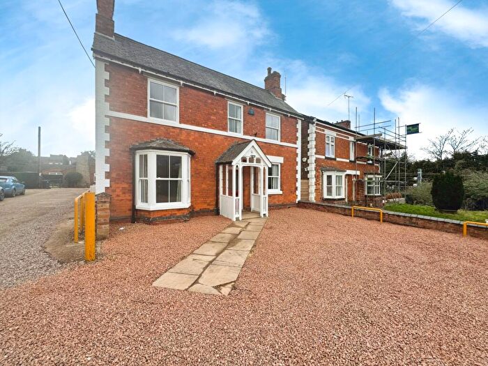 2 Bedroom Flat To Rent In Station Street, Kibworth, Leicester, LE8