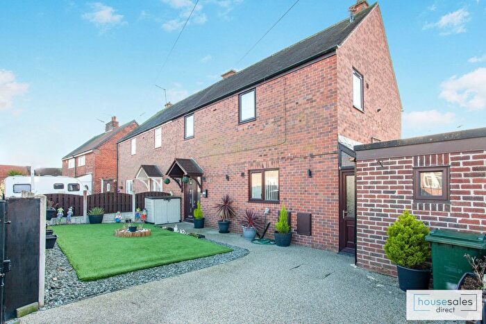 3 Bedroom Semi-Detached House For Sale In Nickerwood Drive Aston, Sheffield, S26