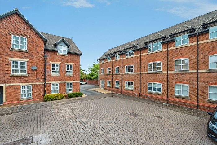 2 Bedroom Flat For Sale In Springbank Gardens, Lymm, Cheshire, WA13
