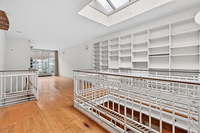 2 Bedroom Property For Sale In Danbury Street, Angel, N1