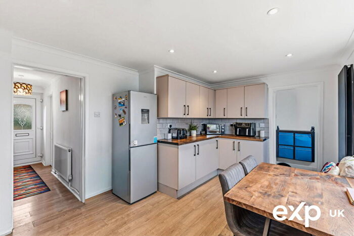 3 Bedroom Semi-Detached House For Sale In Petersmith Drive, New Ollerton, Newark, NG22