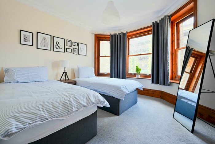 3 Bedroom Flat To Rent In Old Christchurch Road, Bournemouth, Dorset, BH1