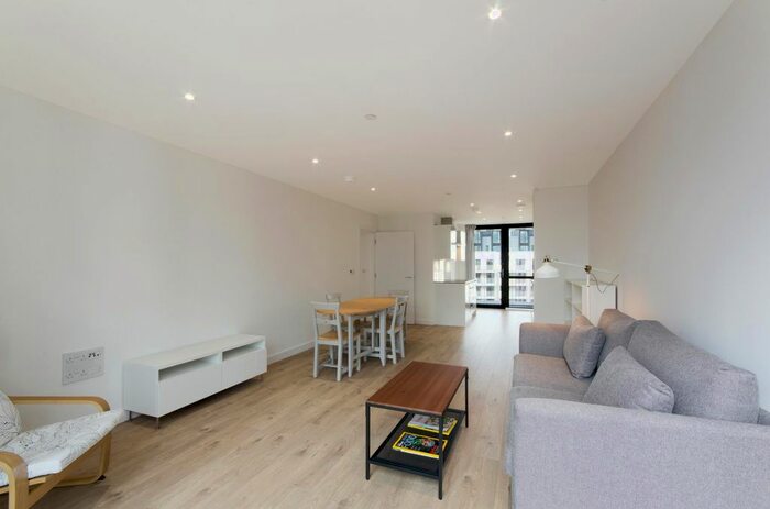 3 Bedroom Flat To Rent In Langham House, New Garden Quarter, Stratford, E15