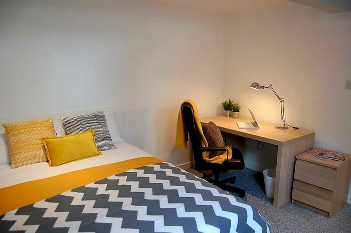 4 Bedroom Terraced House To Rent In Prince Street, Huddersfield, West Yorkshire, HD4