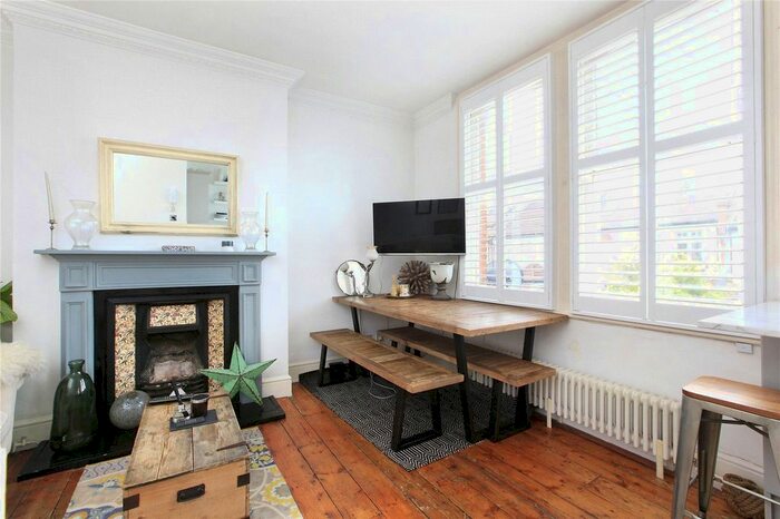 2 Bedroom Flat To Rent In Foulser Road, Tooting Bec, London, SW17