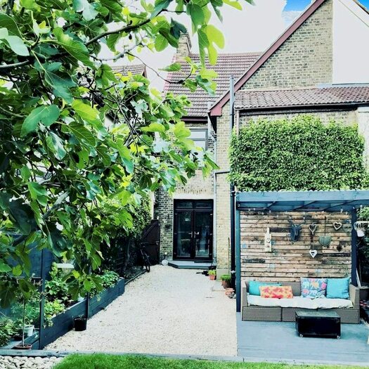 3 Bedroom Semi-Detached House To Rent In Butts Green Road, Hornchurch, Essex, RM11