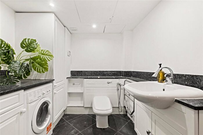 3 Bedroom Duplex For Sale In Drayton Gardens, London, SW10