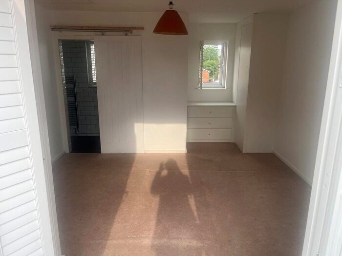 4 Bedroom Semi-Detached House To Rent In Mallow Drive, Salford, M7