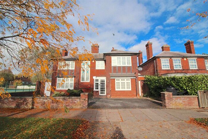 4 Bedroom Detached House For Sale In Manor House Lane, Yardley, Birmingham, B26