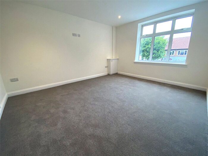 1 Bedroom Flat To Rent In Badminton Road, Downend, Bristol, Gloucestershire, BS16