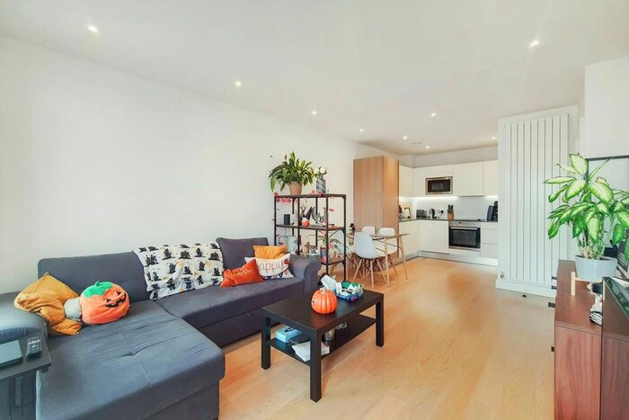 2 Bedroom Flat To Rent In Imperial Building, Woolwich Riverside, London, SE18