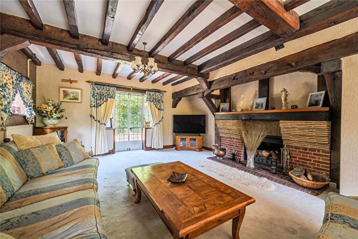 5 Bedroom Detached House For Sale In Carrick Lane, Yateley, Hampshire, GU46