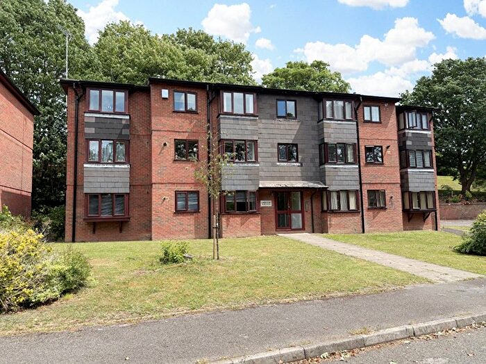 1 Bedroom Flat To Rent In Redan Road, Aldershot, GU12
