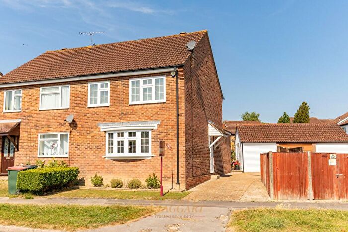 3 Bedroom Semi-Detached House For Sale In Heathfield, Crawley, RH10