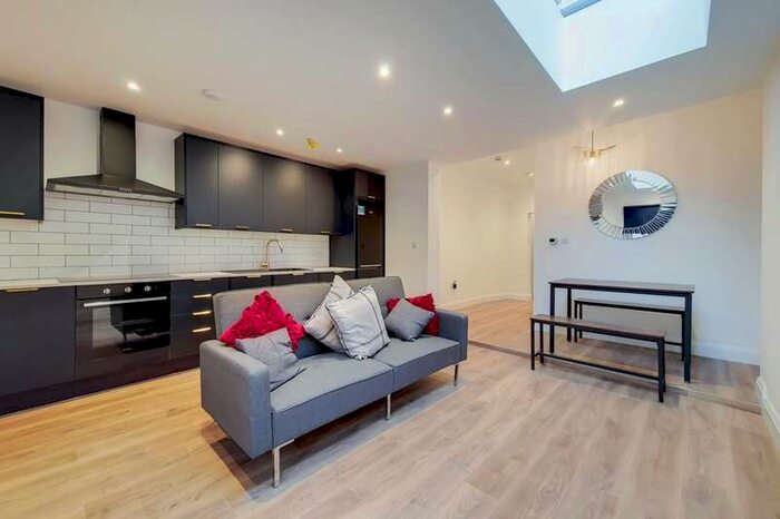 2 Bedroom Flat To Rent In Masons Avenue, Harrow, HA3