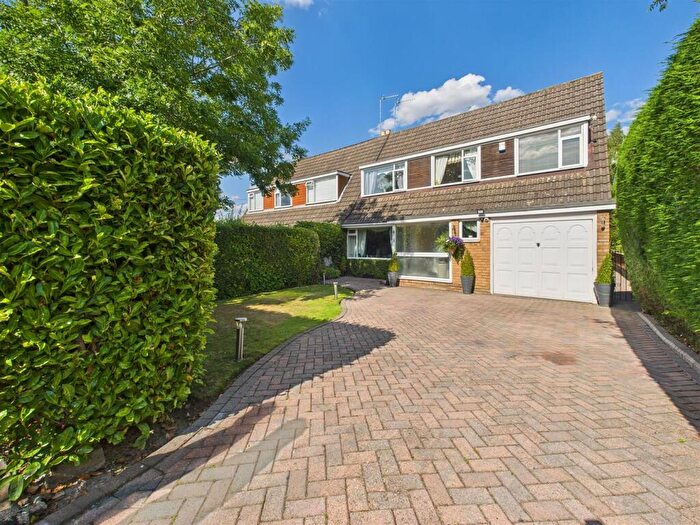 4 Bedroom Semi-Detached House For Sale In Tranby Ride, Anlaby, HU10