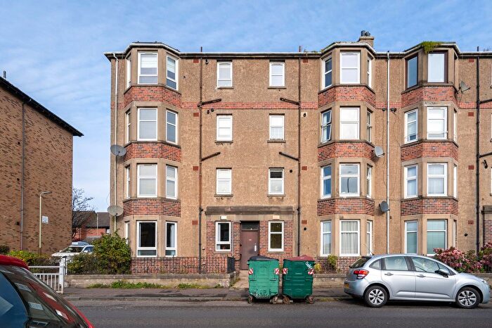 2 Bedroom Flat To Rent In Clepington Road, Dundee, DD3