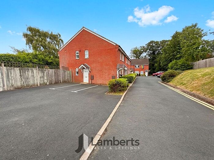 2 Bedroom Flat For Sale In Mark Close, Mayfields, B98