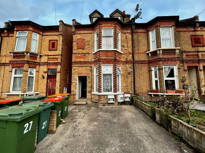 1 Bedroom Flat To Rent In Disraeli Road, London, E7