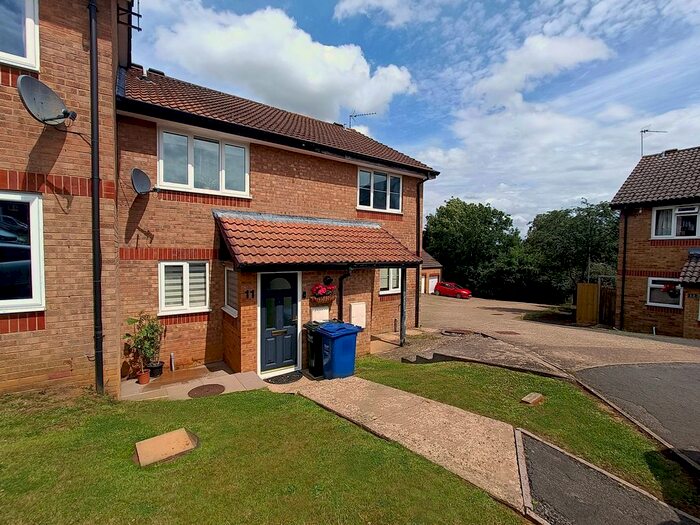 2 Bedroom Terraced House To Rent In Rosina Walk, Banbury, Oxfordshire, OX16