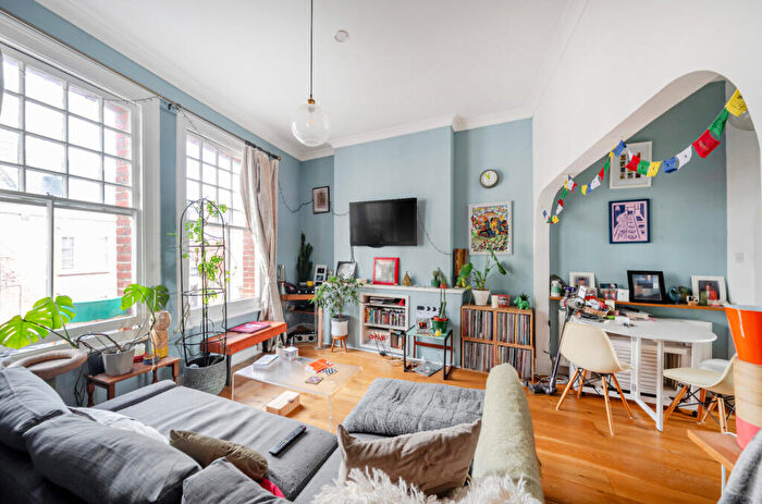 1 Bedroom Apartment For Sale In Broadhurst Gardens, South Hampstead, London, NW6