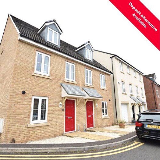 3 Bedroom Semi-Detached House To Rent In Mulberry Crescent, Yate, Bristol, BS37