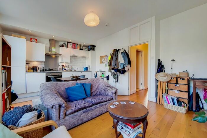 1 Bedroom Flat For Sale In Graham Road, London, E8
