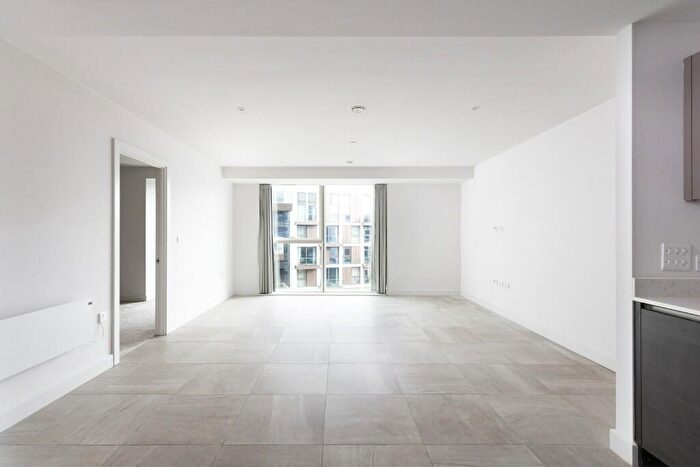 3 Bedroom Apartment To Rent In Rochdale Road, Manchester, Greater Manchester, M4