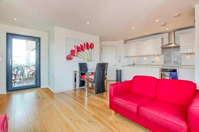 2 Bedroom Flat To Rent In The Hawkins Tower, Ocean Way, Southampton, SO14