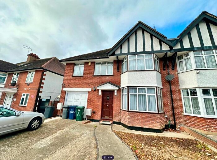 4 Bedroom Property To Rent In Manor Park Gardens, Edgware, HA8