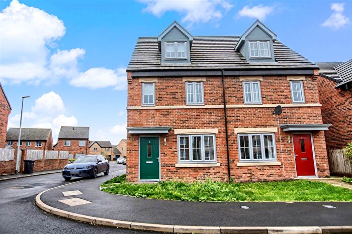 3 Bedroom Semi-Detached House To Rent In Hamlet Close, Acklam, TS5