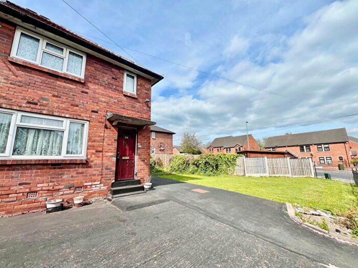 3 Bedroom House To Rent In Sholebroke Mount, Leeds, LS7