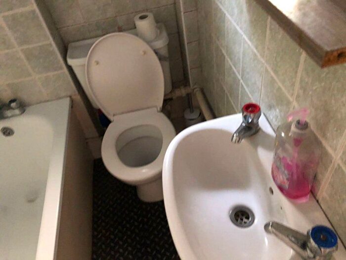 2 Bedroom Flat To Rent In Frith Road, Leytonstone, E11