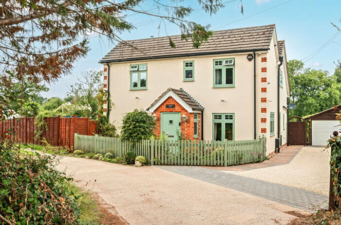 4 Bedroom Detached House For Sale In Salisbury Road, Plaitford, Romsey, Hampshire, SO51