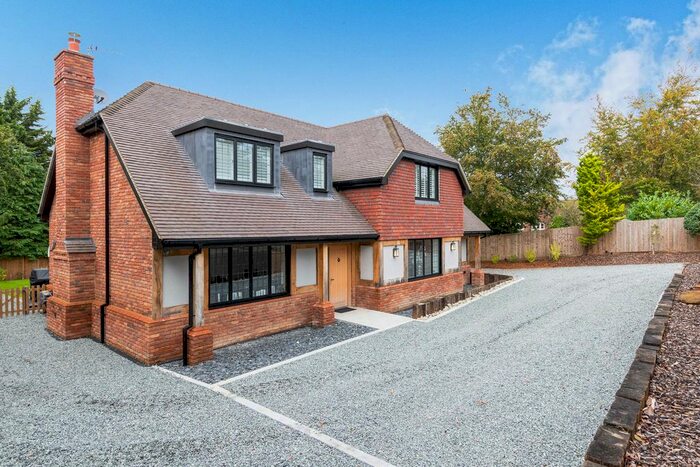 4 Bedroom Detached House To Rent In Platt Common, Sevenoaks TN15