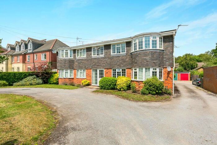 2 Bedroom Flat To Rent In Guildford Road, GU18