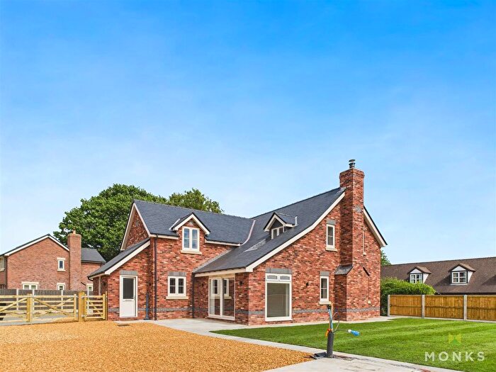 4 Bedroom Detached House For Sale In Maesbury Marsh, Oswestry, SY10