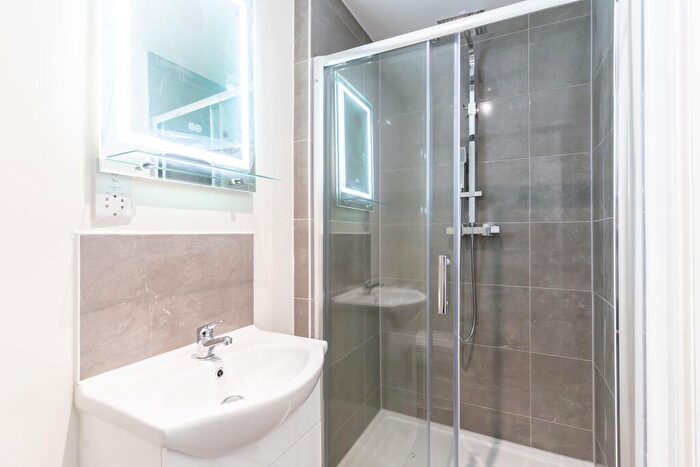 1 Bedroom Terraced House To Rent In Queens, PO2